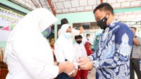 Desa Labbo Serahkan Beasiswa Pelajar, Bupati Bantaeng: Pembangunan SDM Seutuhnya