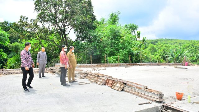 Wagub Sulsel Tinjau Pembangunan Jalan Tanru Tedong – Compong – Larompong