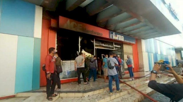 Lokasi kebakaran di MP Kota Makassar, Sabtu (6/2) | istimewa.