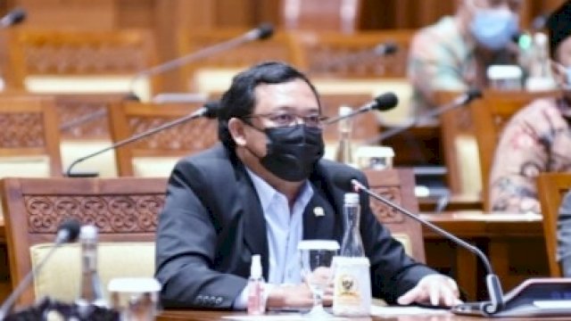 Anggota DPR RI Herman Khaeron dalam interupsi rapat paripurna di Gedung DPR RI, Senayan, Jakarta, Rabu (10/2/2021). Foto : Kresno/nvl