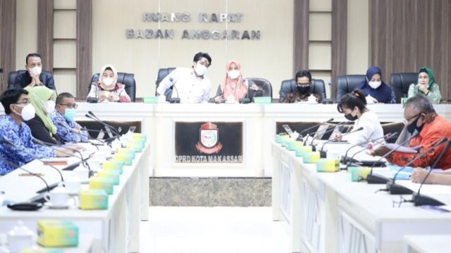 Saat RDP Komisi B DPRD Makassar dengan para mantan karyawan PDAM Makassar.