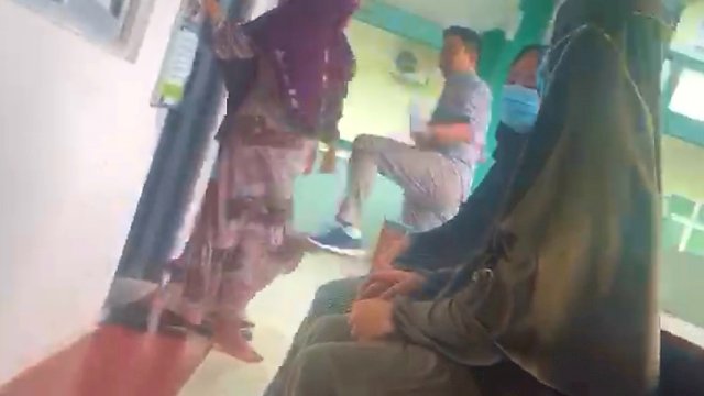 Potongan video baku pukul oknum dosen UMI Makassar, Senin (22/2) | trotoar.id