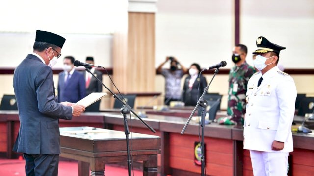 Nurdin Abdullah Lantik Irwan Bachri Sebagai Bupati Luwu Timur