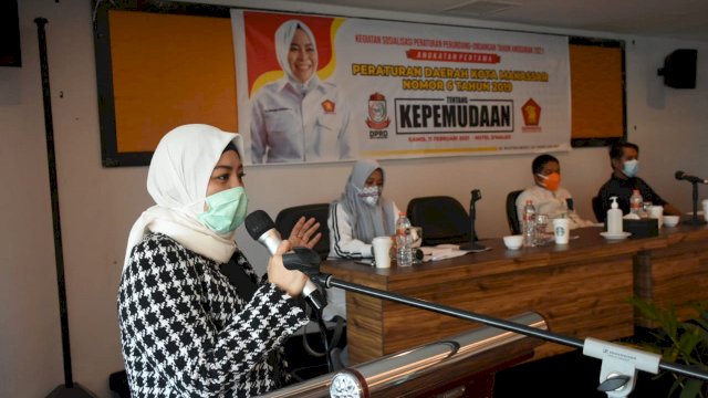 Nunung Sosialisasi Perda Kepemudaan di Hadapan Ratusan Warga