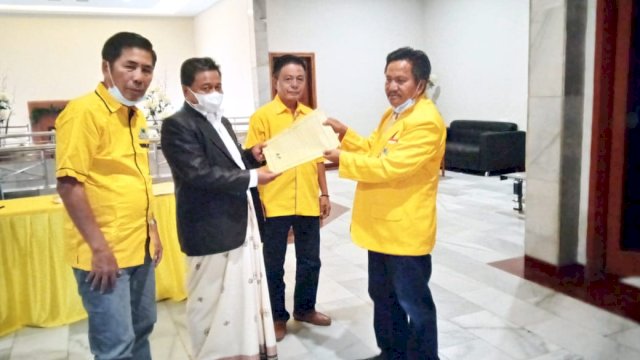 Ombas Resmi Daftar Sebagai Ketua Golkar Torut