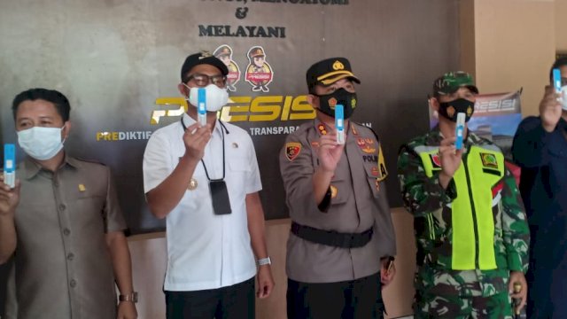Pemerintah daerah, dewan, dan Forkopimda di lingkup Kabupaten Sinjai saat para penegak hukum menjalani tes urine narkoba, Rabu (24/2).