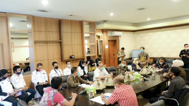 Pertemuan BNN Provinsi Sulsel dengan BNN Kabuapten Jeneponto di Ruang Kerja Wakil Bupati Jeneponto, Kamis (25/2) | Adhy/trotoar.id