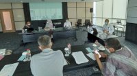 Tim Transisi dan Prof Wardihan Bahas Penangangan Covid-19