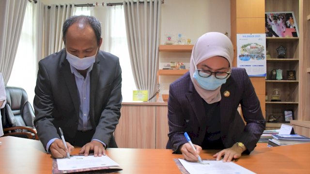 Bupati Luwu UTara Indah Putri Indriani Menandatangani kerjasama 
