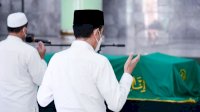 Jokowi ke Artidjo Alkostar