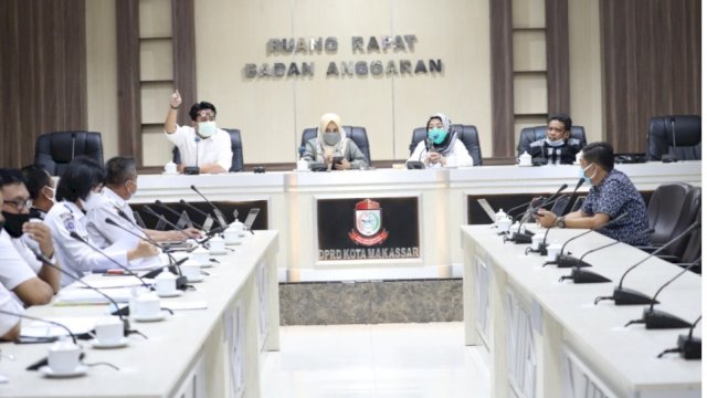 Pembahasan bersama Dinas terkait pada Rabu (03/02/2021) di ruang Badan Anggaran  DPRD Makassar. | trotoar.id