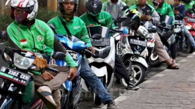 Sebuah foto ojek online, (Google).