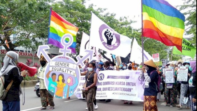 Potret aksi peringatan Hari Perempuan Internasional di Kota Makassar, Sulawesi Selatan, Senin (8/3/2021). [Dok IG: @IWDSulsel].