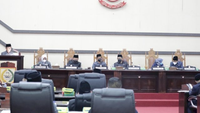 Sidang paripurna pembahasan usulan Ranperda tahun 2021 Kota Makassar, di DPRD Kota Makassar, Kamis (25/3). [trotoar.id].