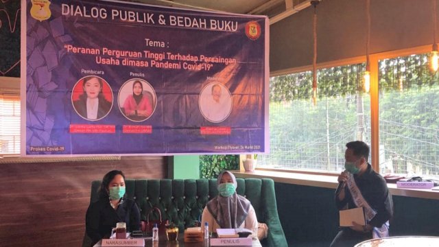 Dekan FH UKI Paulus bersama Dekan FH UNSA, Jumat (26/3). (trotoar.id).