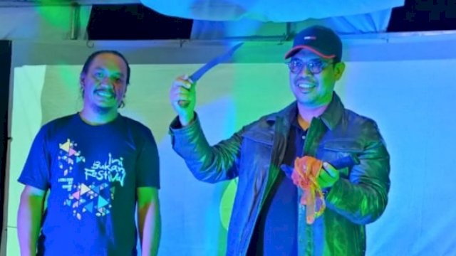 Badik di Tangan Edy Manaf