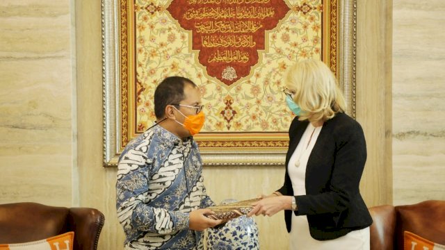Dihadapan Konjen Australia  Danny Paparkan Makassar Recover