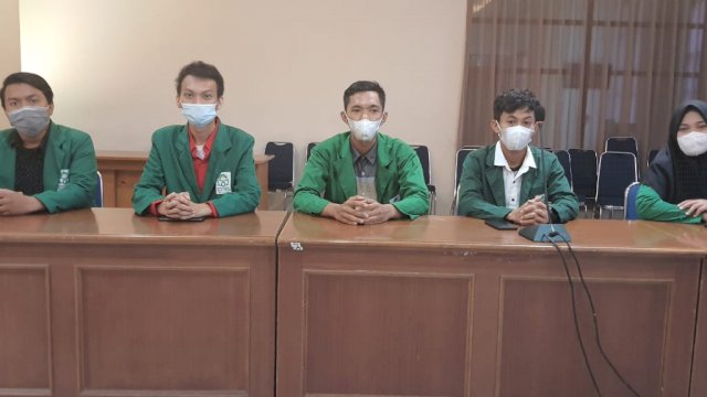 Dema dan Sema U UIN Alauddin Makassar, usai dilantik, Selasa (2/3). | Iyan/Hm