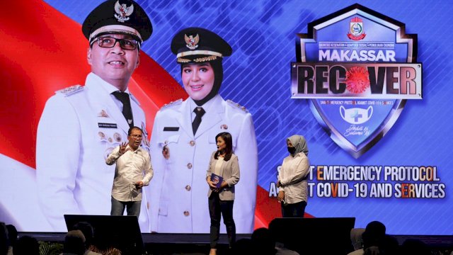 Danny-Fatma saat luncurkan program utama Makassar Recover. Program ini diluncurkan secara live di televisi nasional dan secara virtual, yang berpusat di Hall kediaman Danny Pomanto, Jalan Amirullah, Jumat (5/3/2021).