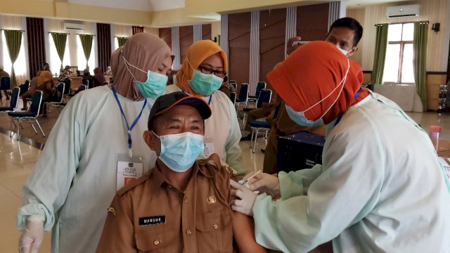 Pemda Lutra Masifkan Vaksinasi, 9 Tim Vaksinator COVID-19 Disebar