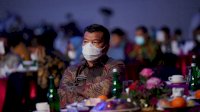 Hadiri Forum Pinisi Sultan, Bupati Muchtar Ali Yusuf Terima Penghargaan