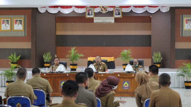 Pertemuan di ruang Pola Panrannuanta, Jeneponto, Senin (8/3/2021) soal pengendalian covid-19.
