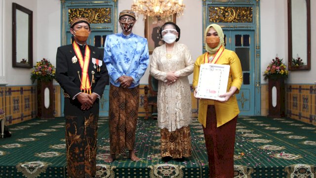 Ketua DPRD Sulsel Raih Gelar Kehormatan Keraton Surakarta
