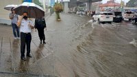 Wali Kota Makassar Pantau Banjir, Minta Seluruh Perangkat Siaga