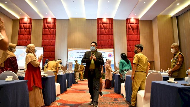Sekprov Sulsel Buka Secara Resmi Acara Sosialisasi Vaksinasi Covid-19 2021