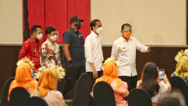 Danny bersama Presiden Jokowi, (trotoar.id).