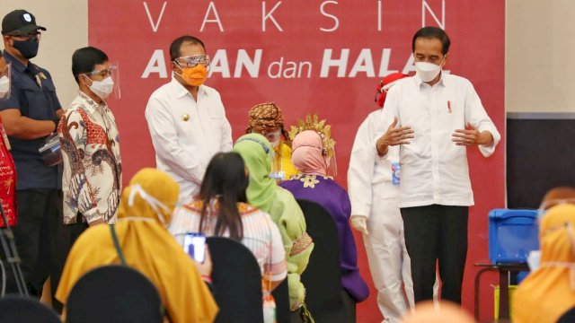 Jokowi Sebut Makassar Kota Percontohan Program Vaksinasi
