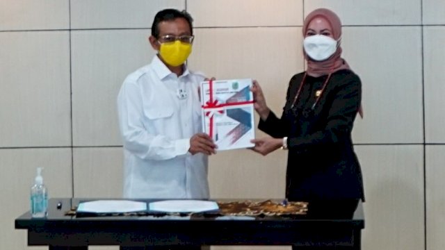 IDP serahkan LKPD Pemda Lutra Ke BPK