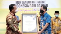 Adnan Purichta Ichsan Dapat Penghargaan dari SMSI Sulsel