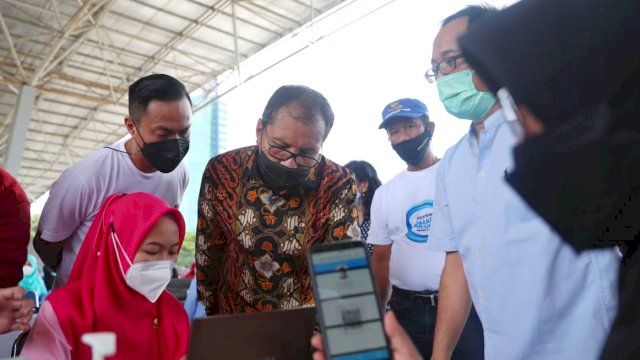 Adakan Festival Vaksinasi, Danny Target 2.000 Guru Tiap Hari