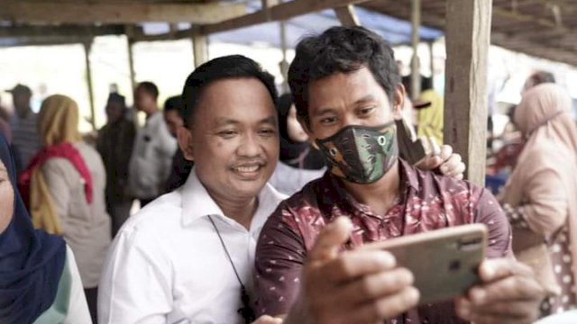 warga Bantaeng di Ambon Sambut Haru Kedatangan Ilham Azikin