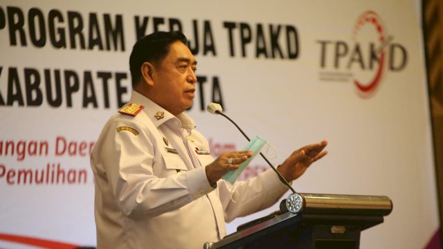 Sekretaris Daerah Provinsi Sulsel, Abdul Hayat Gani, menghadiri rapat Sinkronisasi Program Kerja Tim Percepatan Keuangan Aset Daerah (TPKAD) Provinsi dan Kabupaten/Kota, yang dilaksanakan di Hotel Claro, Rabu, 3 Maret 2021. 