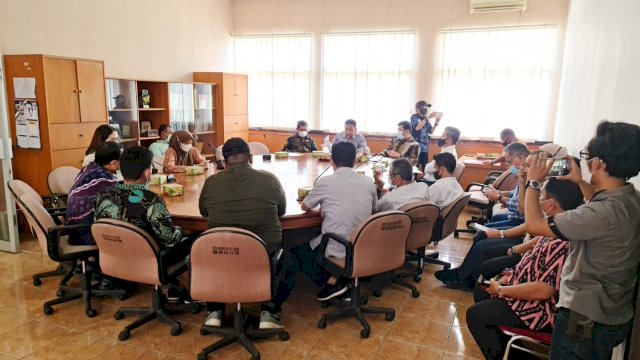 Badan Pembentukan peraturan Daerah (Bapemperda) Dewan perwakilan Rakyat Daerah (DPRD) Provinsi Sulawesi Selatan melakukan kunjungan kerja di Kabupaten Bone. 