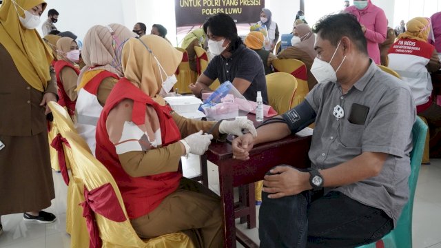 TNI-Polri Antusias Sukseskan Vaksinasi Tahap Kedua di Kabupaten Luwu