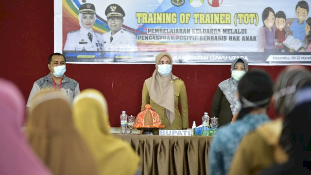 Bupati Luwu Utara, Indah Putri Indriani, meminta seluruh fasilitator edukator keluarga yang mengikuti Training of Trainer (ToT)