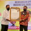Rektor UNM Raih Penghargaan Akademisi Peduli Media dan Pers dari SMSI