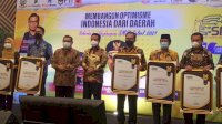 Bupati Luwu Dapat Penghargaan dari SMSI Sulsel