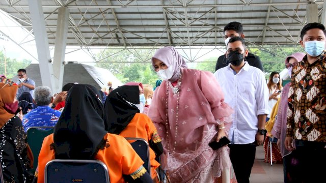 Fatma Tinjau Langsung Festival Vaksinasi Buat Pelaku Seni