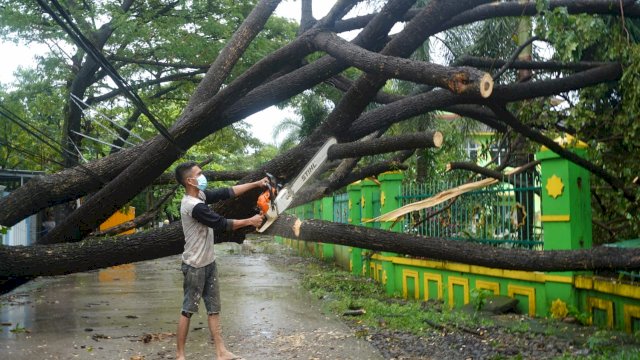 Curah Hujan Tinggi, Plt Gubernur: Warga Tetap Tenang dan Antisipasi Dampak Banjir