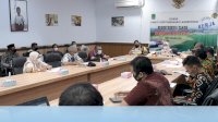 Indah Pimpin Sidang Panitia Pertimbangan Landreform Redistribusi Tanah