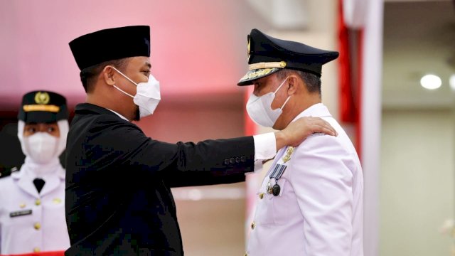 Lantik Bupati Lutim, Plt Gubernur Dorong Percepatan Pembangunan Bandara Sorowako