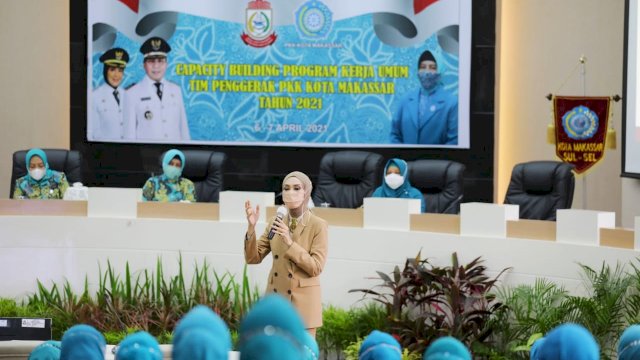 Okky Asokawati Berbagi Pengalaman Bersama Pengurus TP PKK Makassar