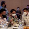 PWI Sulsel Beri Penghargaan Tokoh Peduli Pers untuk Ilham Azikin
