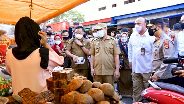 Tinjau Bahan Pokok Jelang Ramadan, Plt Gubernur Sulsel : Insya Allah, Pasokan Pangan Masih Aman
