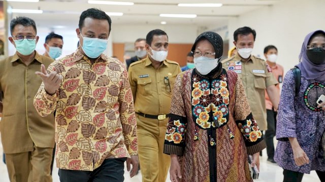 Tiga Pekan Pasca Bom Gereja Katedral, Menteri Risma Ditemani Plt Gubernur Pantau Kondisi Korban di RS Bhayangkara