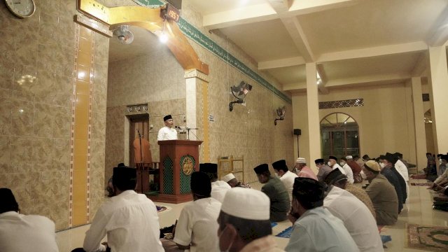Bupati Bantaeng Ilham Azikin memberikan Ceramah Ramadhan 